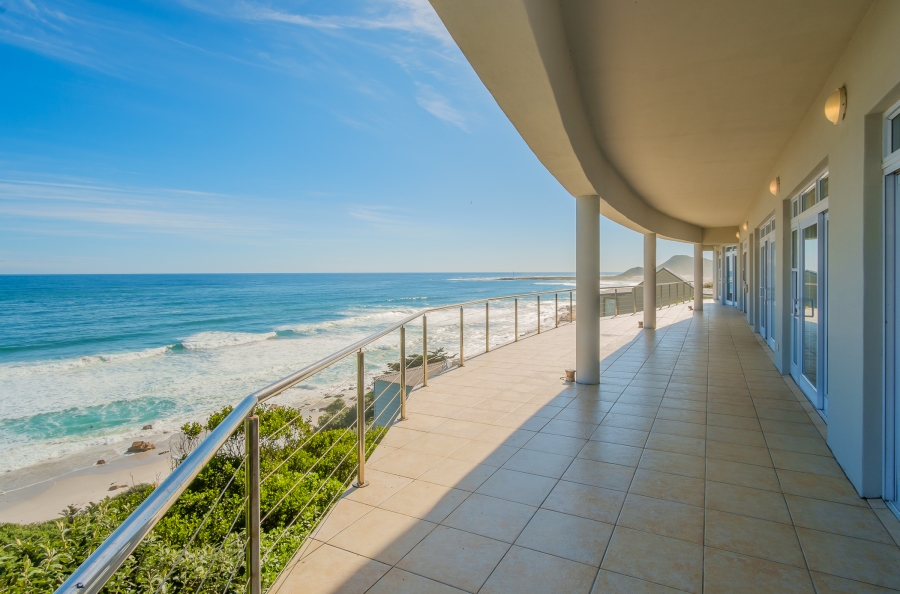 5 Bedroom Property for Sale in Misty Cliffs Western Cape